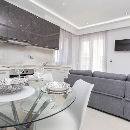 Marane Luxury Paralia Dionysiou